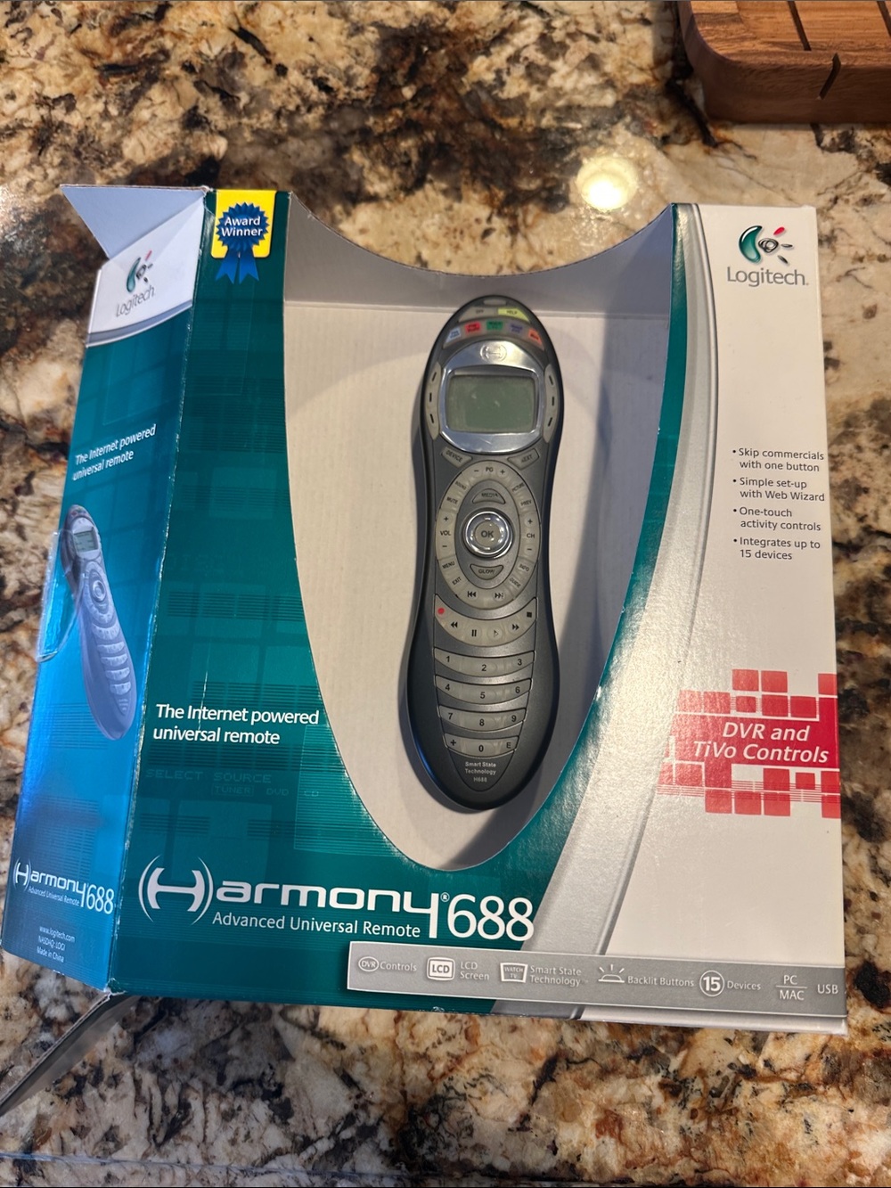 Logitech Harmony 688 Universal Remote - like new condition